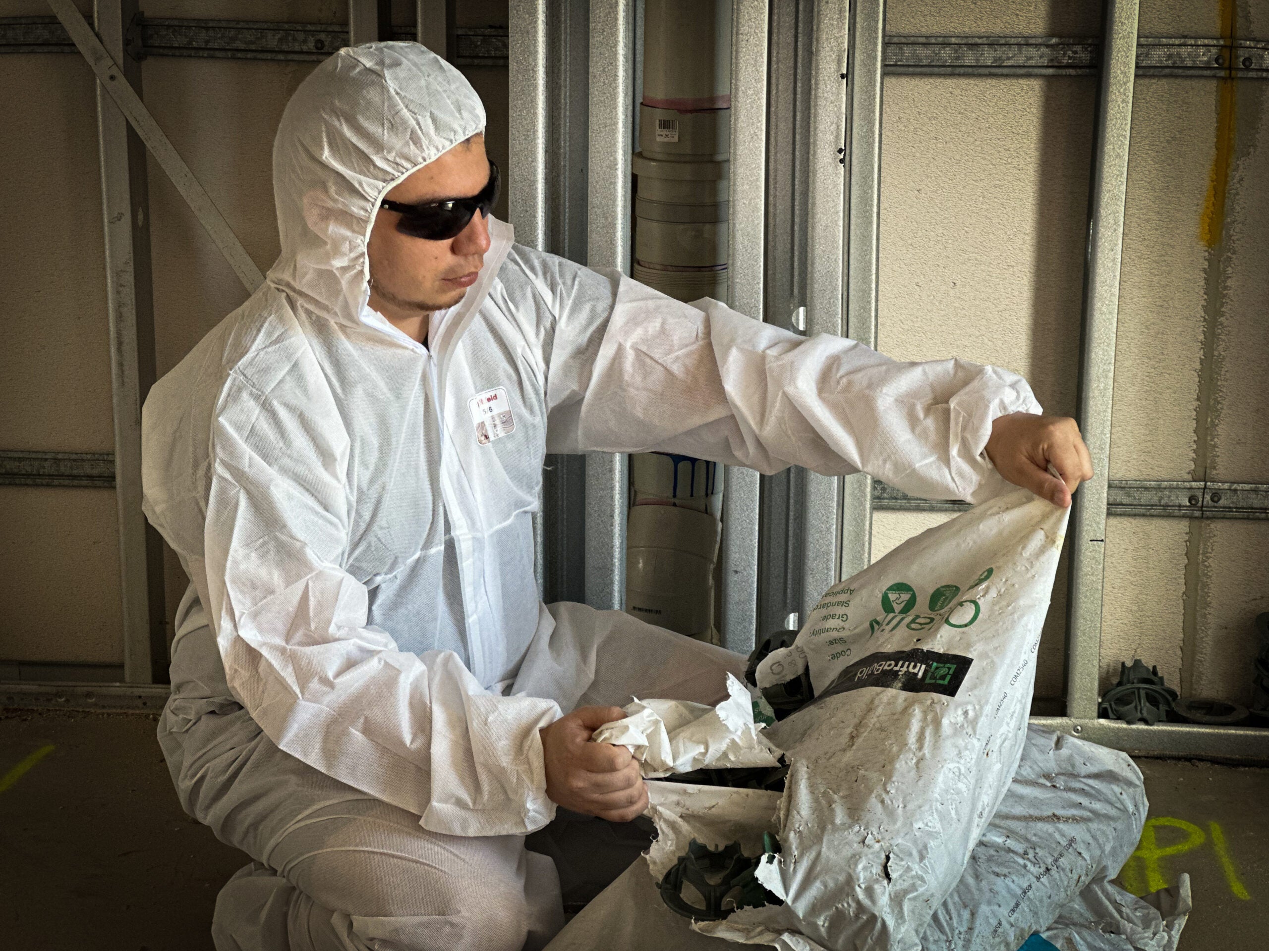 BULK BUY – $3.75 EACH 20 CARTONS | 1,000 COVERALLS Nexus Shield C300 Type 5/6 SMS Coveralls